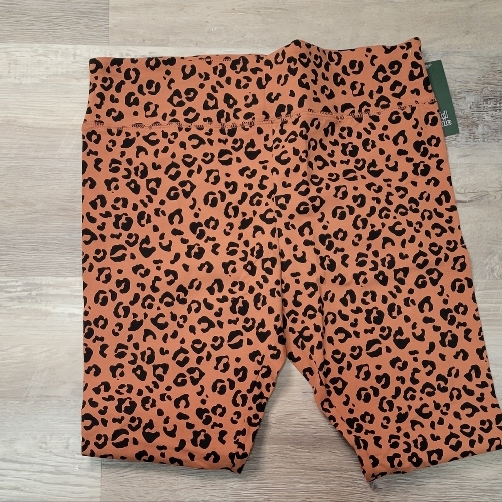 SIZE: M or XL | Wild Fable Women's Leopard Print Leggings. - Picture 2 of 2